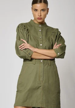 Robes<Kaporal MARIL