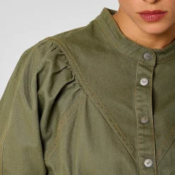 Robes<Kaporal MARIL